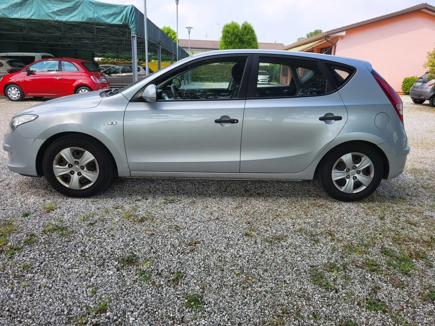 Hyundai i30 1.4 16V 109CV 5p. BlueDrive GPL Grau - 2