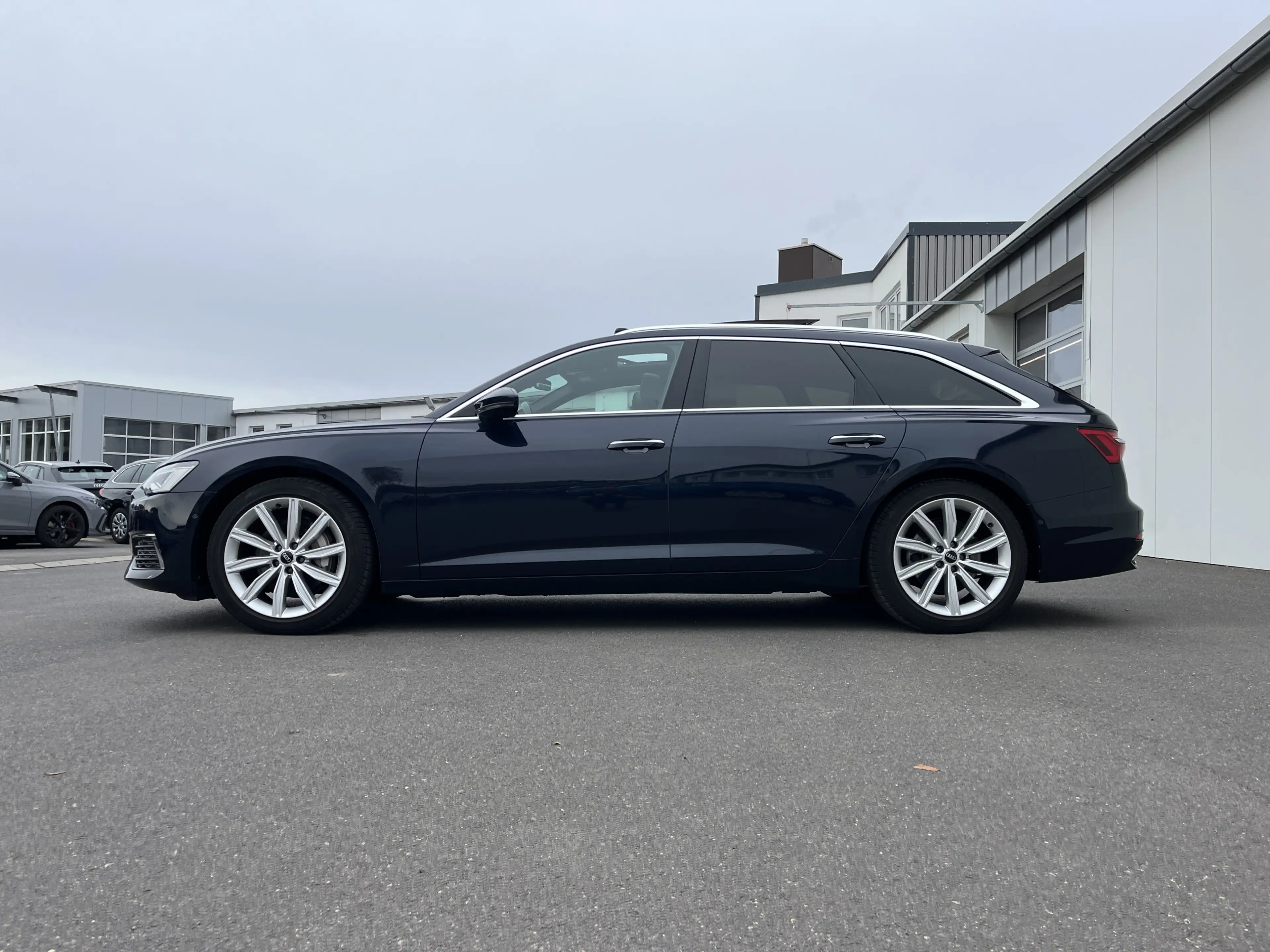 Audi A6 Avant 45 2.0 TFSI quattro S tronic design 194€ m — photo 2