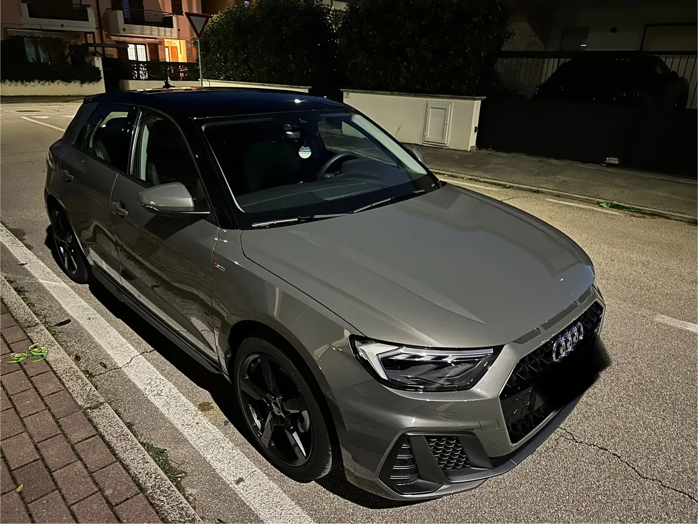 Audi A1 A1 Sportback 35 1.5 tfsi S line Edition s-tronic Grijs - 2
