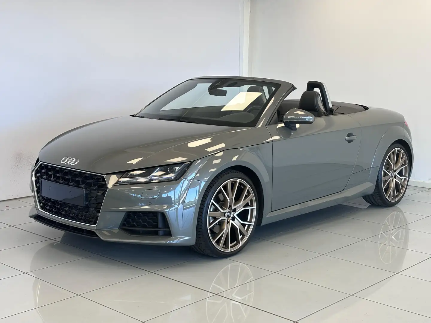 Audi TT Roadster 40 2.0 tfsi s-tronic - 1