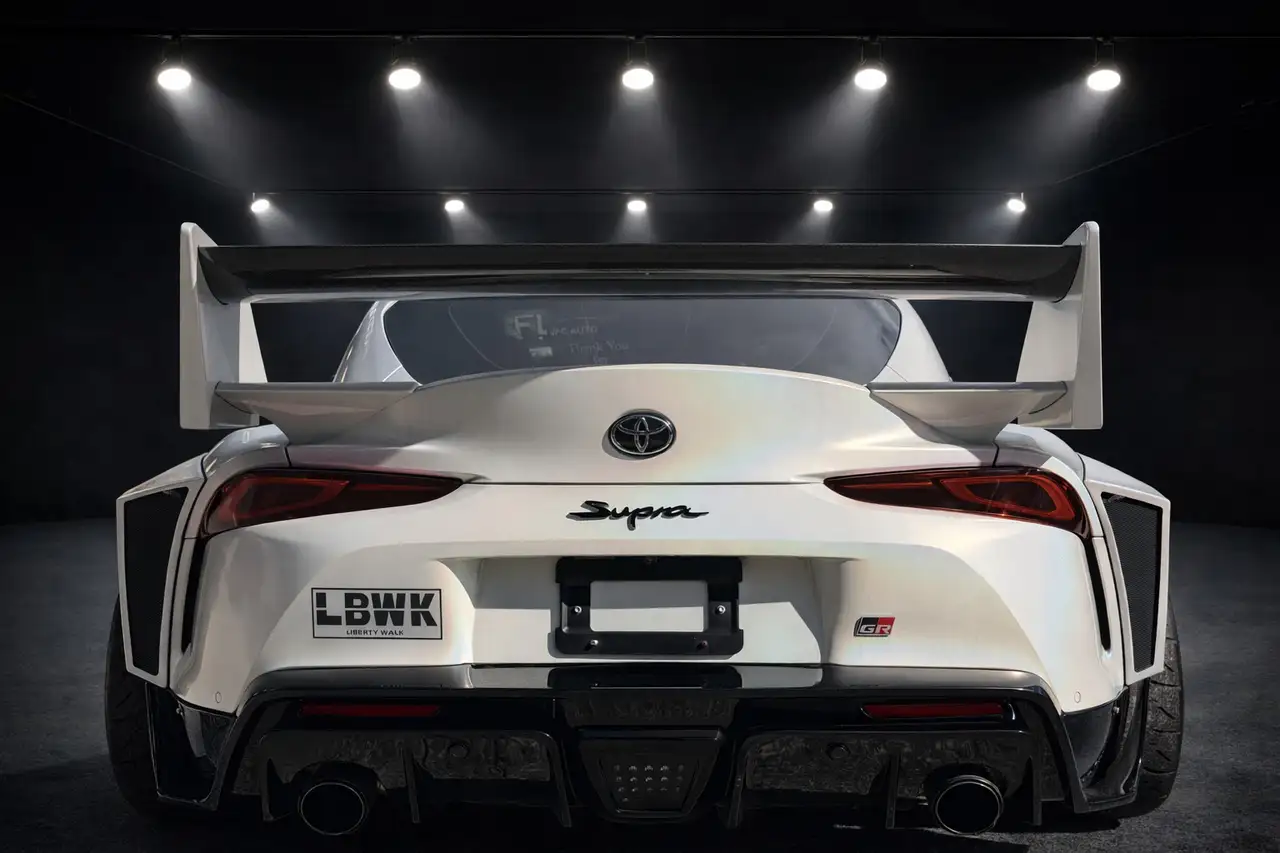 Toyota GR Supra снимка Toyota GR Supra