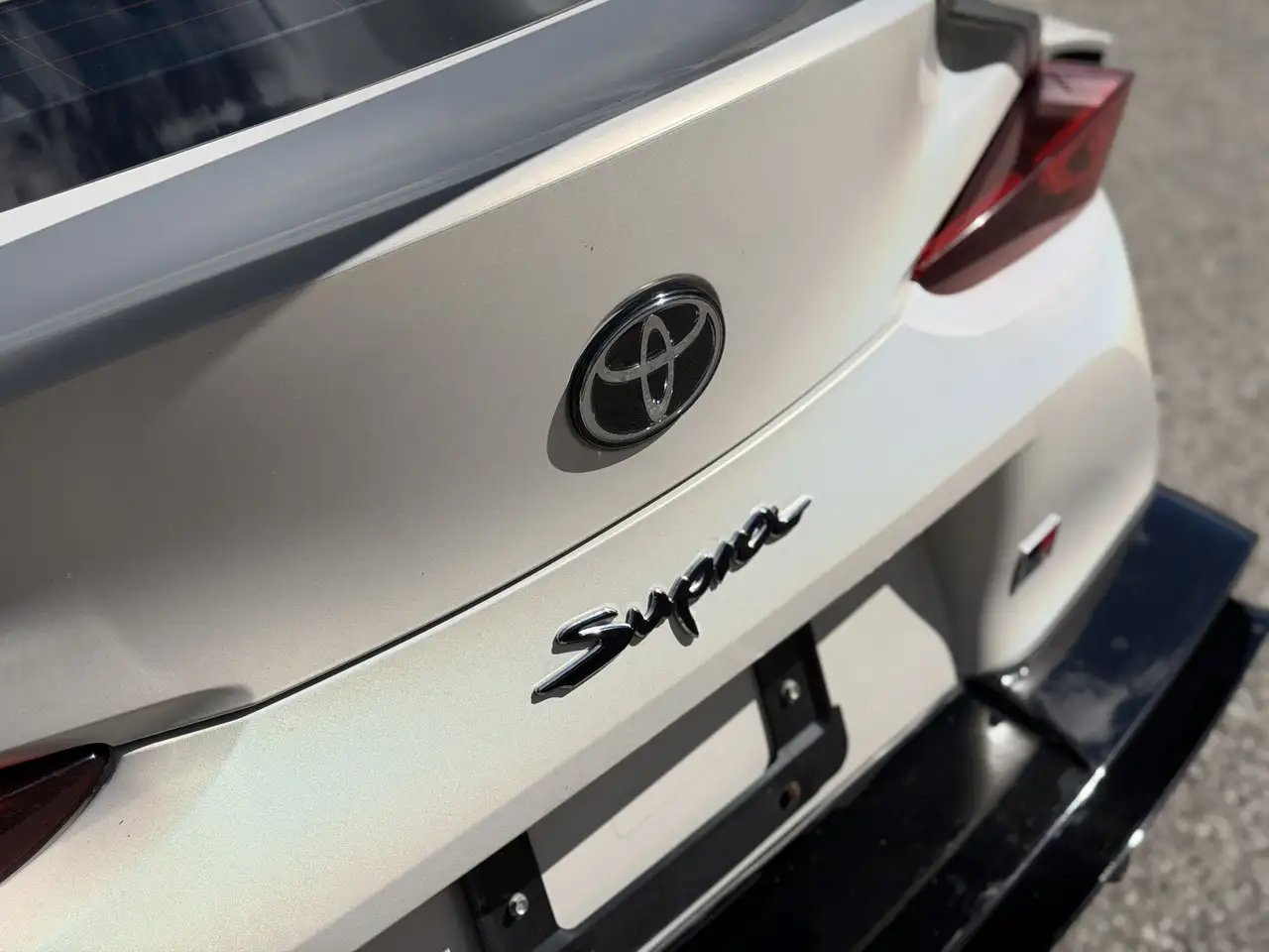 Toyota GR Supra снимка Toyota GR Supra