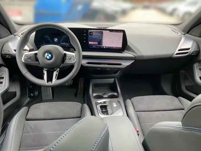 BMW 1 Series view 10