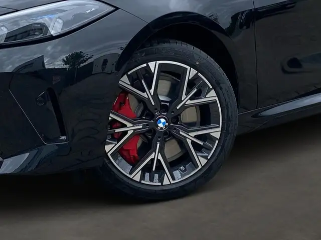 BMW 1 Series view 6