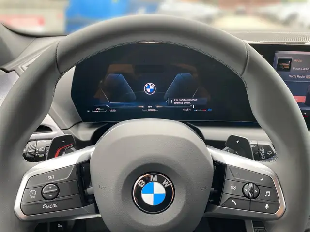 BMW 1 Series view 8