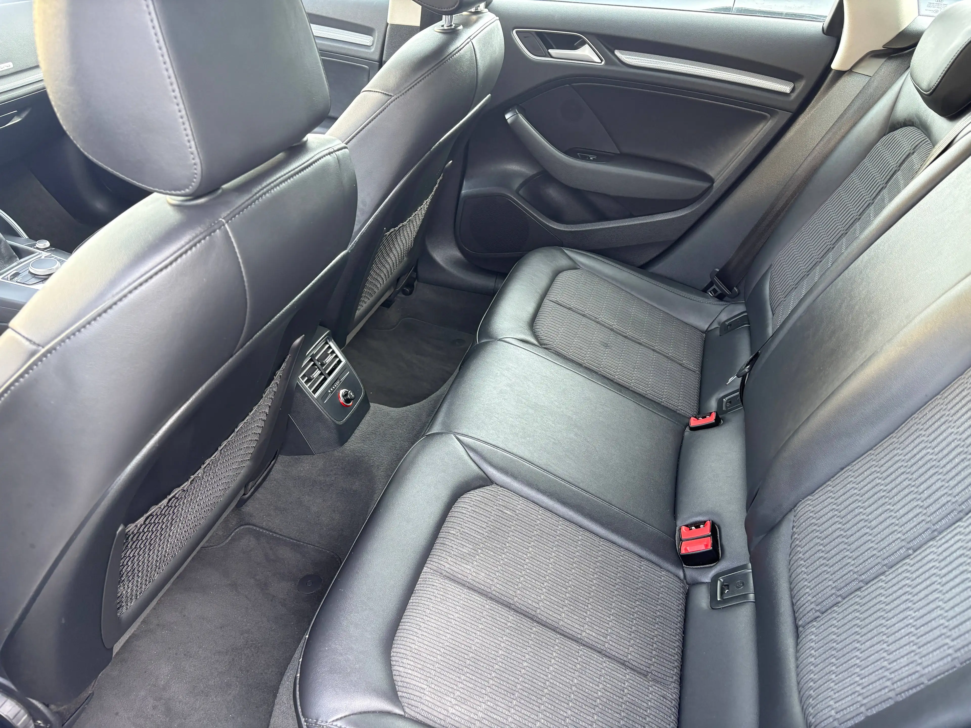 Audi A3 A3 SB quattro Attraction 1,6 TDI DPF Attraction — photo 15