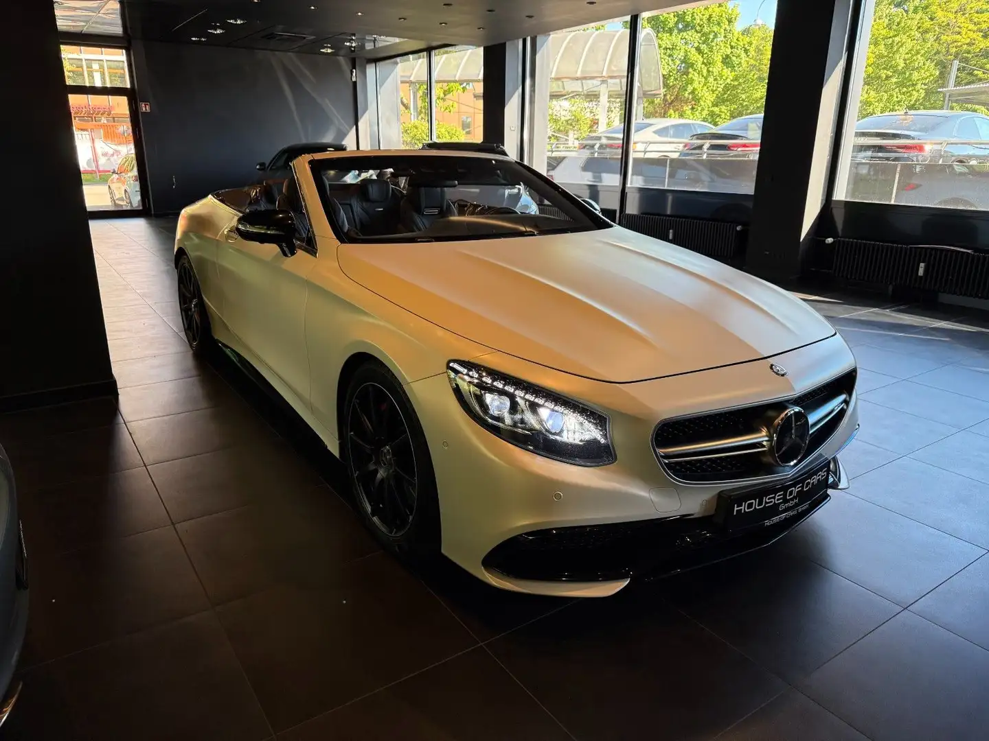 Mercedes-Benz S 63 AMG Cabriolet 4Matic*Swarovski*Burmester*DE Weiß - 2