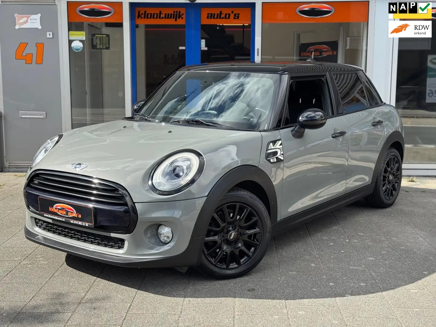 MINI Cooper 1.5 Automaat Nardo Grey/Black Pack Navigatie Led 5 Grau - 1