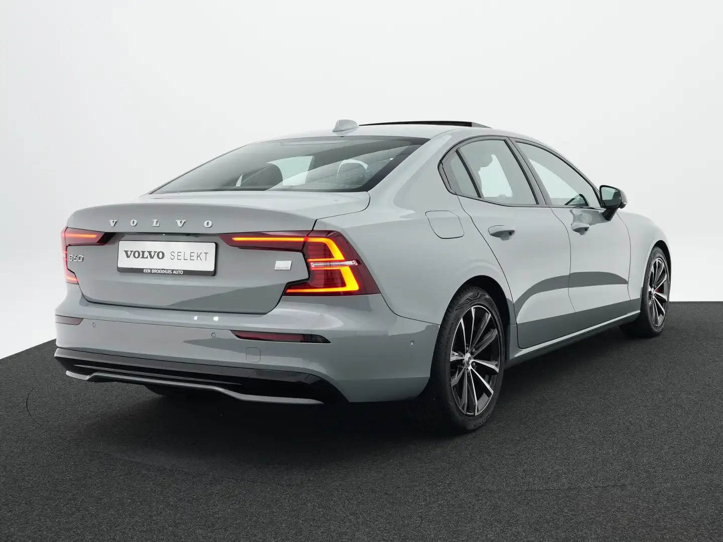 Volvo S60 2.0 Recharge T6 AWD Ultimate Dark | Bowers & Wilki Gris - 2