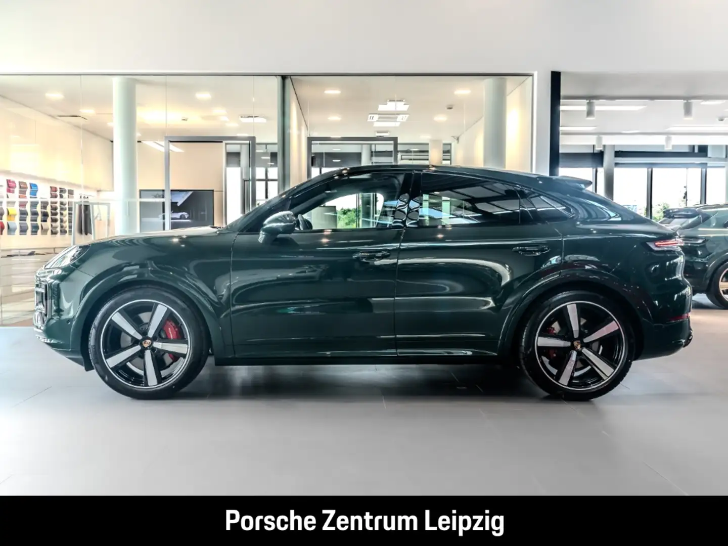 Porsche Cayenne GTS Coupe Goodwoodgreen! Massage SportDesign Grün - 2