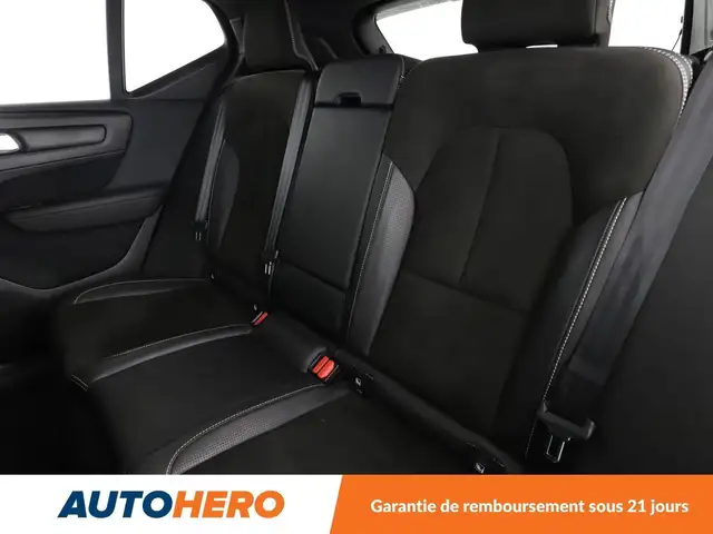 Volvo XC40 view 14