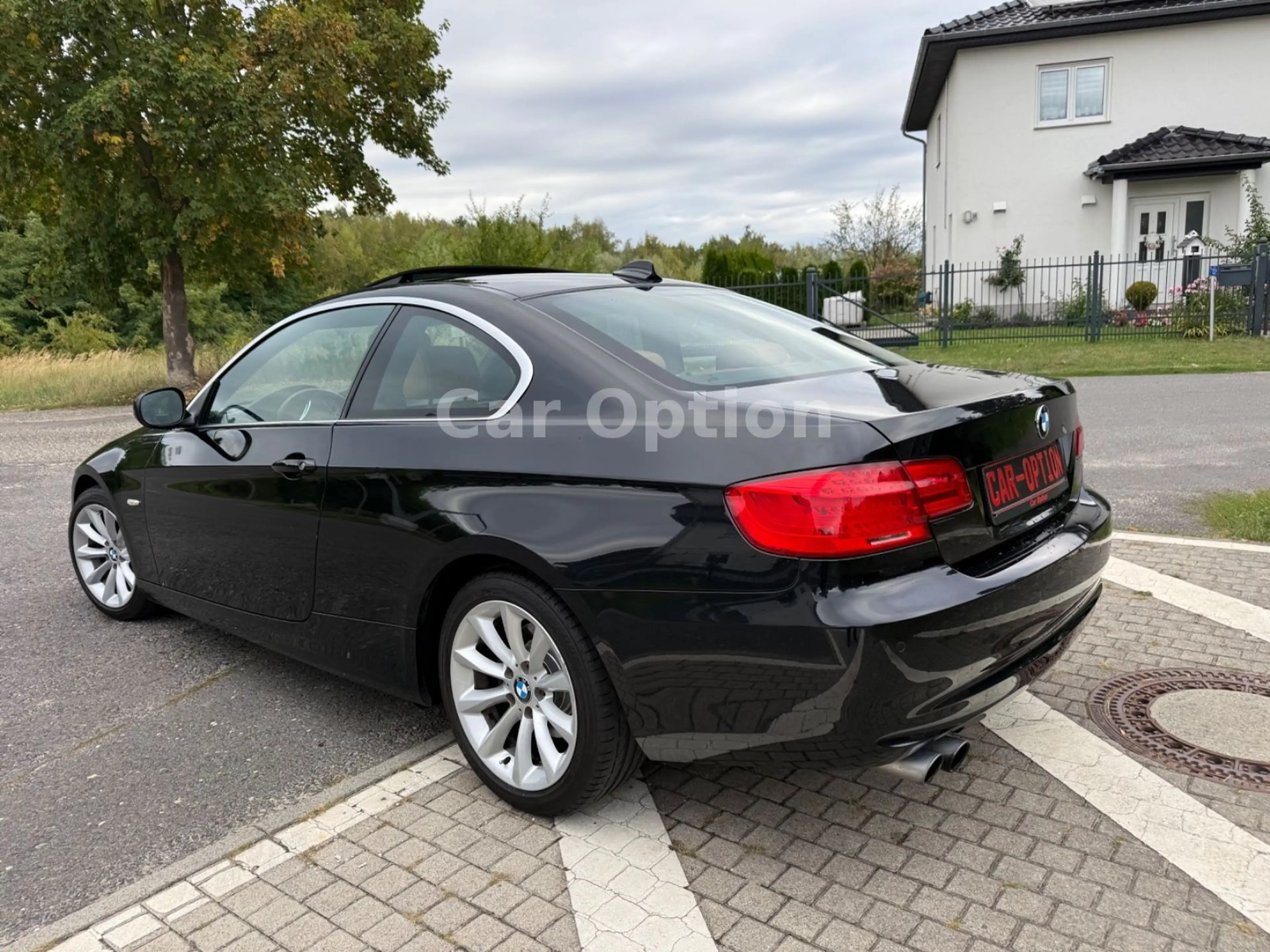 BMW 325 i Coupe/Automatik/Leder/Glasdach/Navi — photo 3