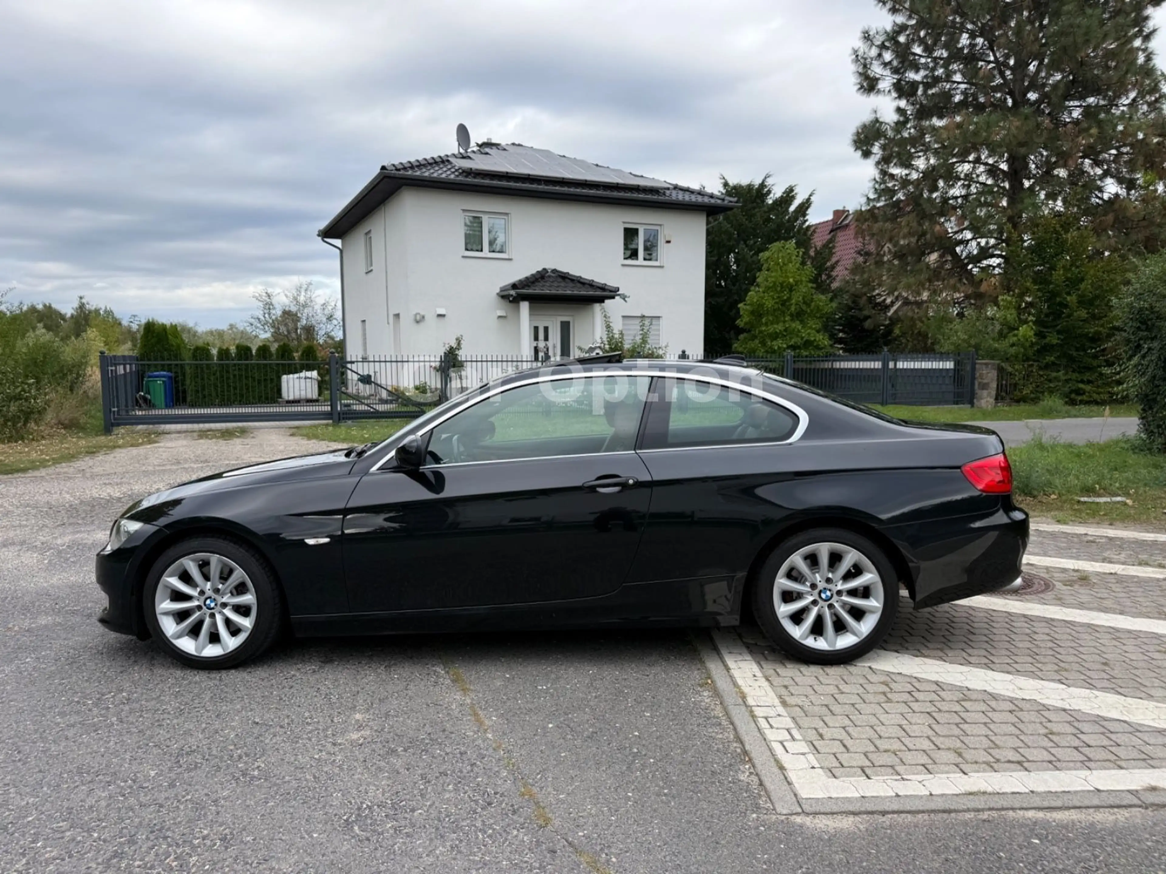 BMW 325 i Coupe/Automatik/Leder/Glasdach/Navi — photo 4
