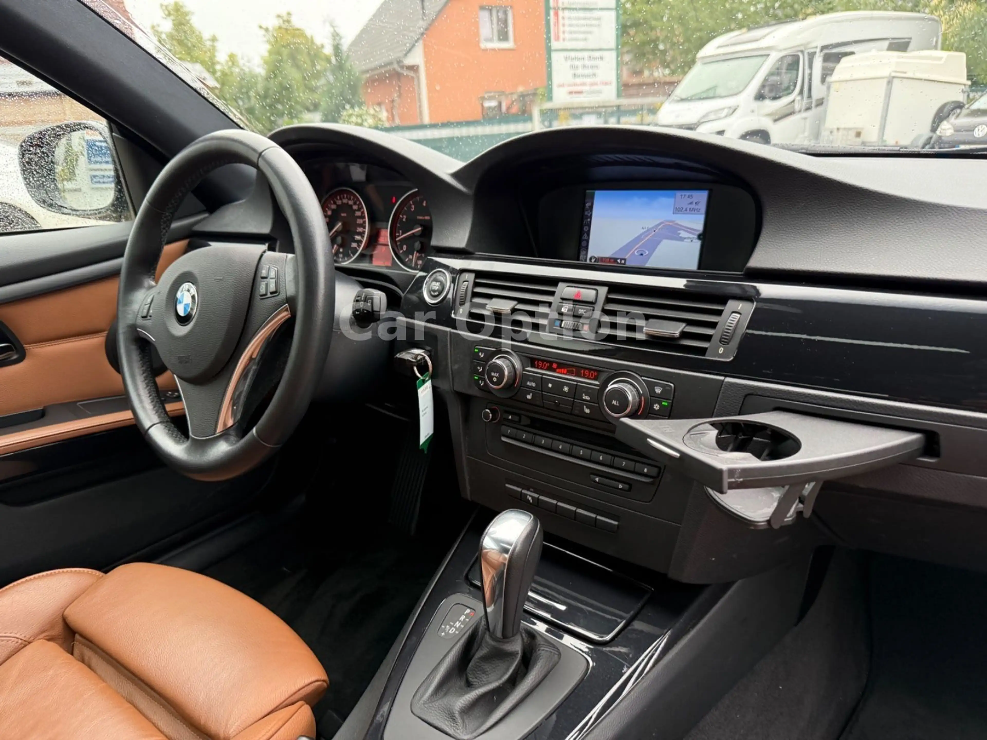 BMW 325 i Coupe/Automatik/Leder/Glasdach/Navi — photo 9