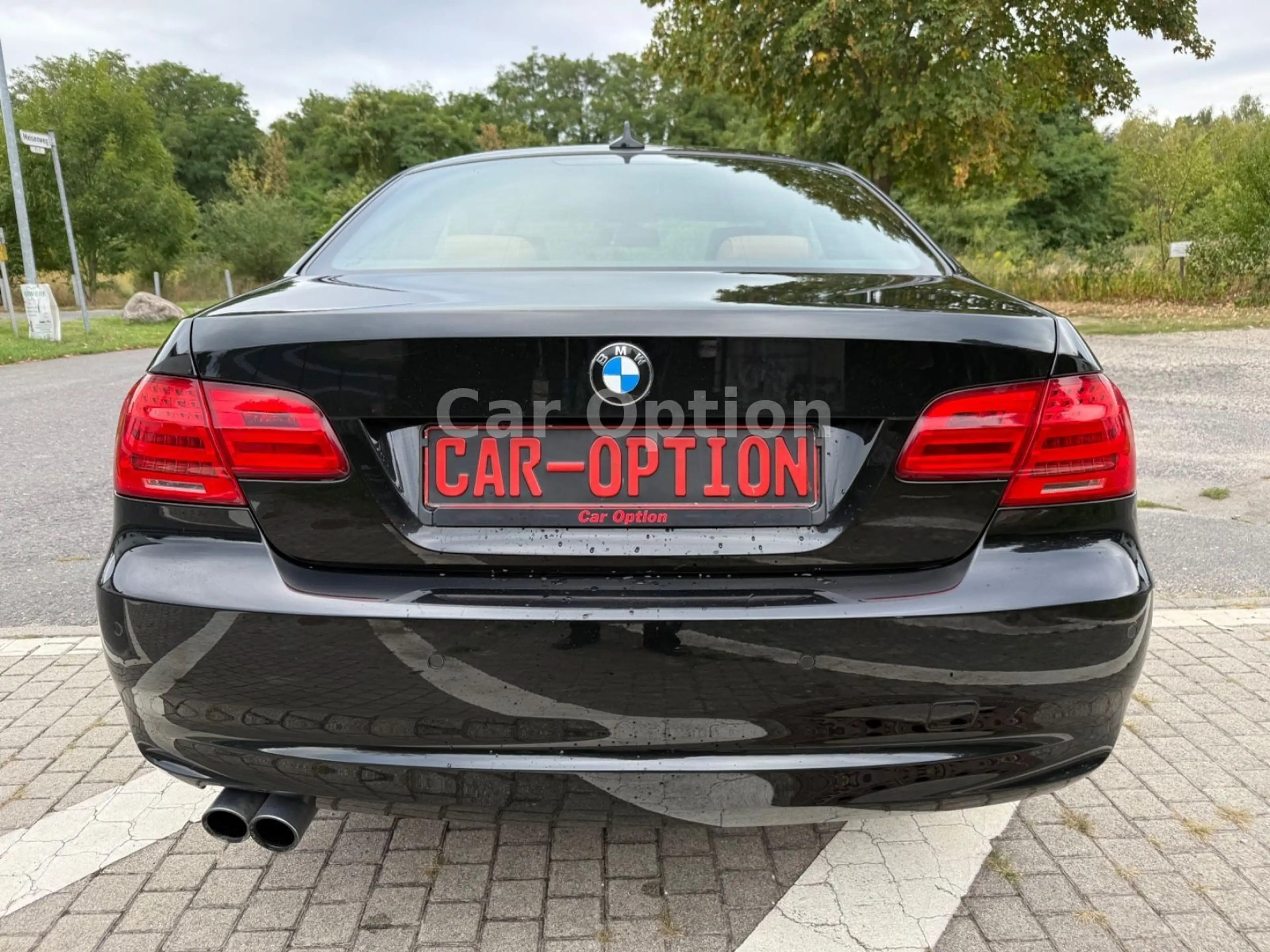 BMW 325 i Coupe/Automatik/Leder/Glasdach/Navi — photo 8