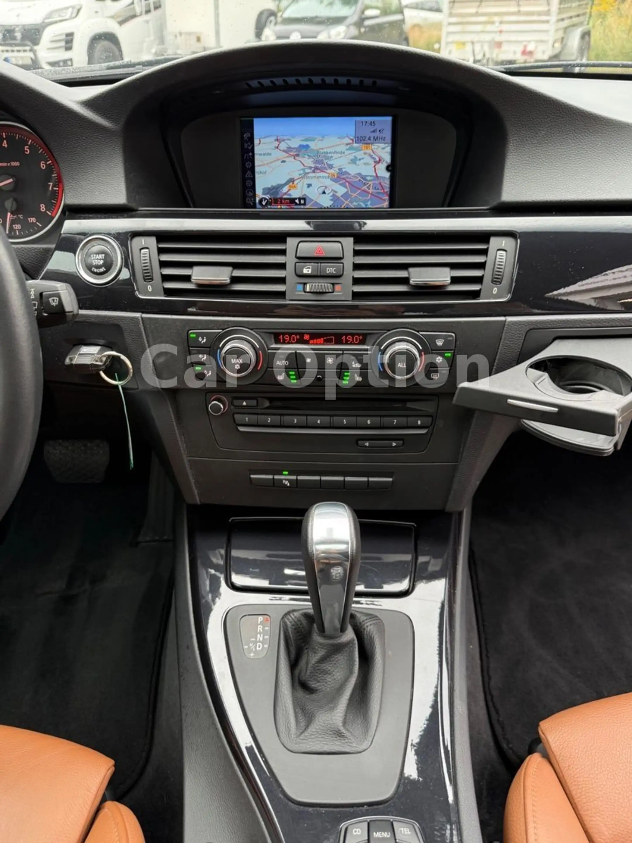 BMW 325 i Coupe/Automatik/Leder/Glasdach/Navi — photo 13