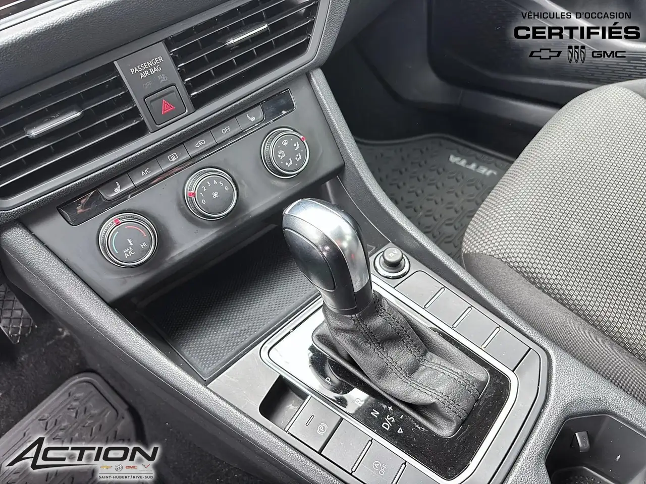 Volkswagen Jetta снимка Volkswagen Jetta