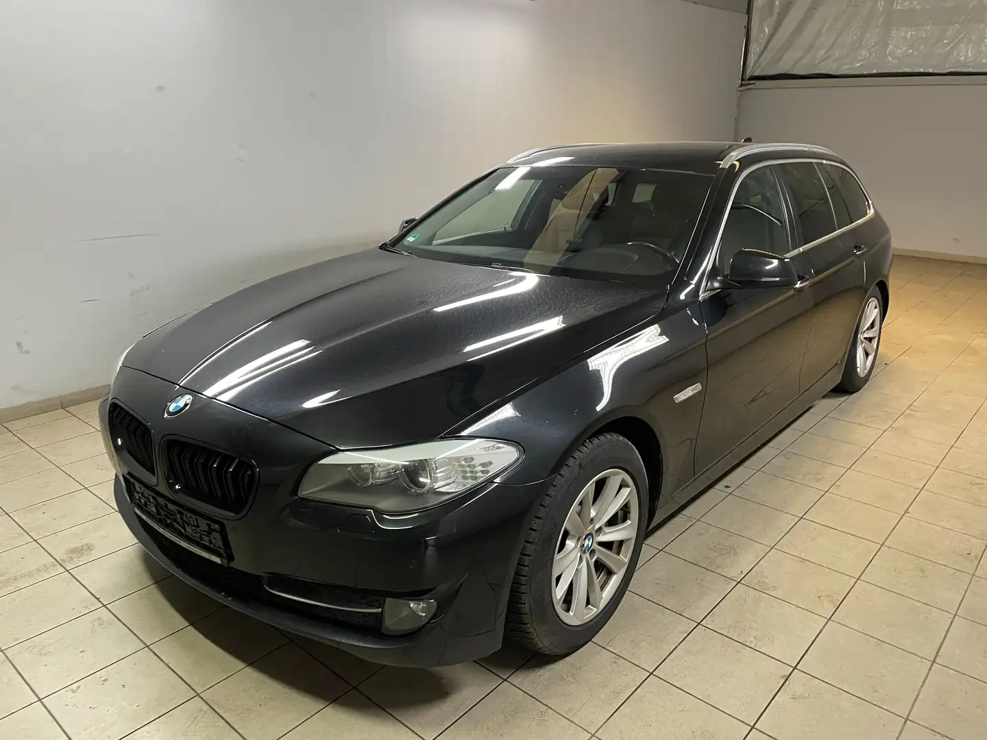 BMW 520 520 d Schwarz - 1