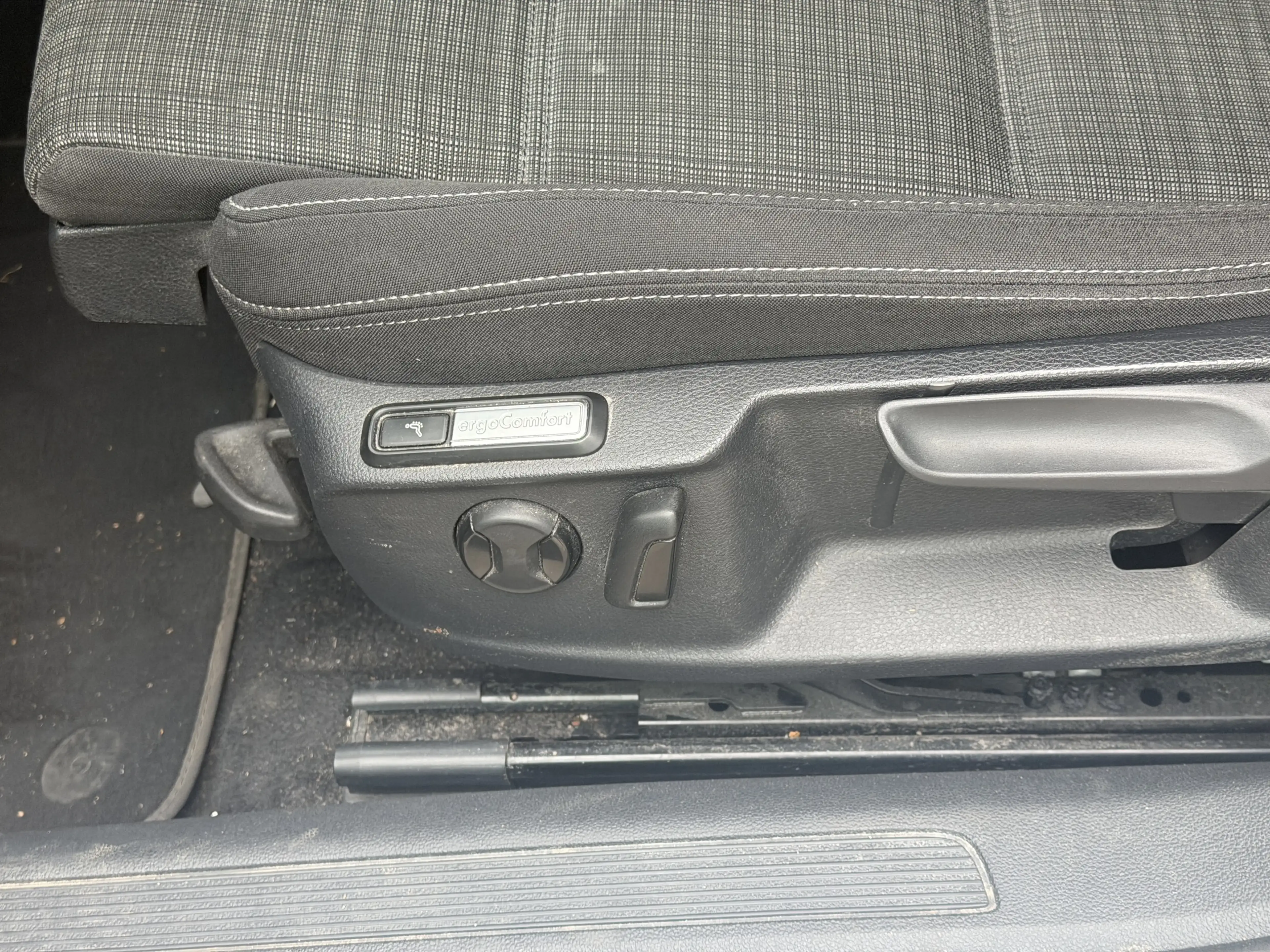Volkswagen Passat Variant 2.0 TDI SCR DSG Business | ACC — photo 15