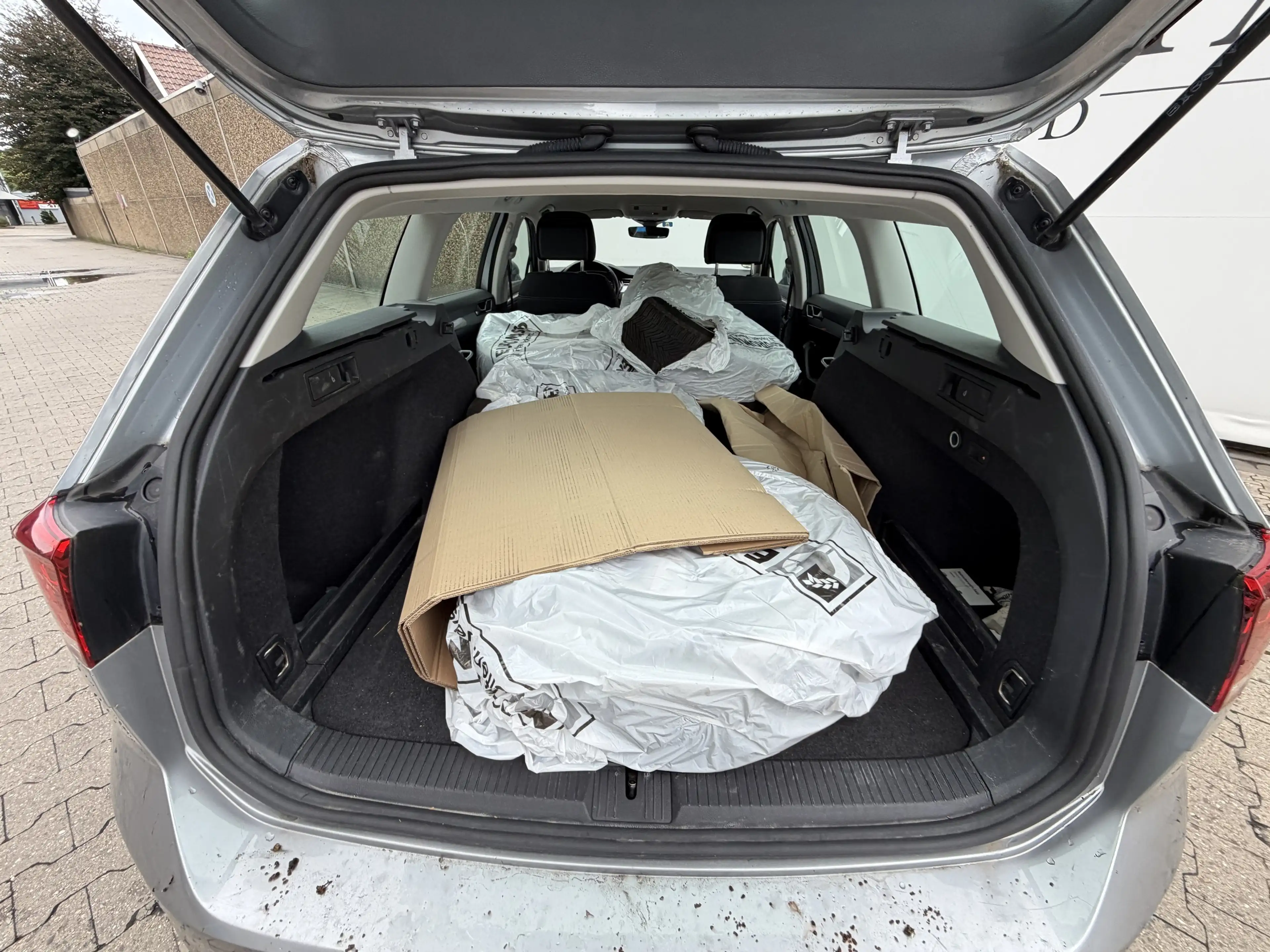 Volkswagen Passat Variant 2.0 TDI SCR DSG Business | ACC — photo 7