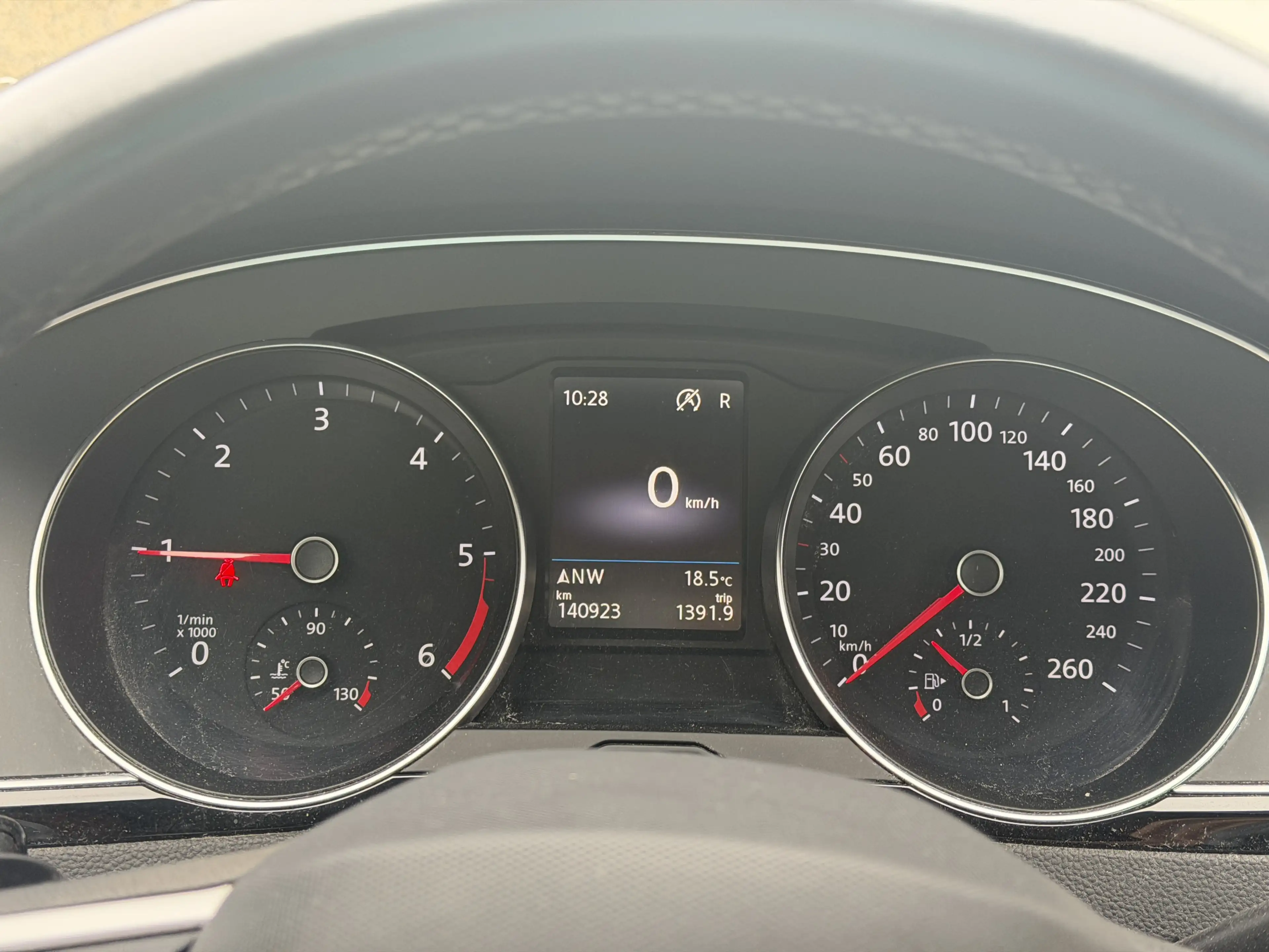 Volkswagen Passat Variant 2.0 TDI SCR DSG Business | ACC — photo 11