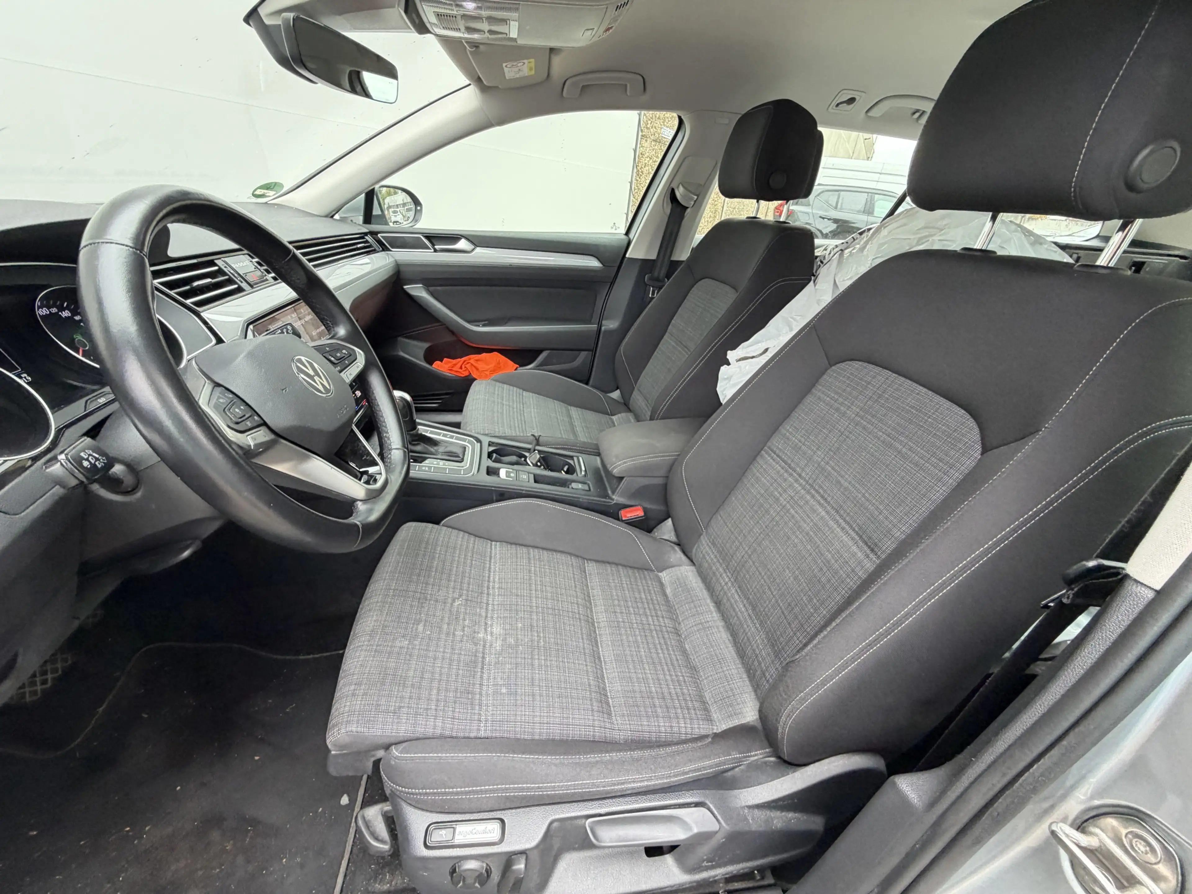 Volkswagen Passat Variant 2.0 TDI SCR DSG Business | ACC — photo 4