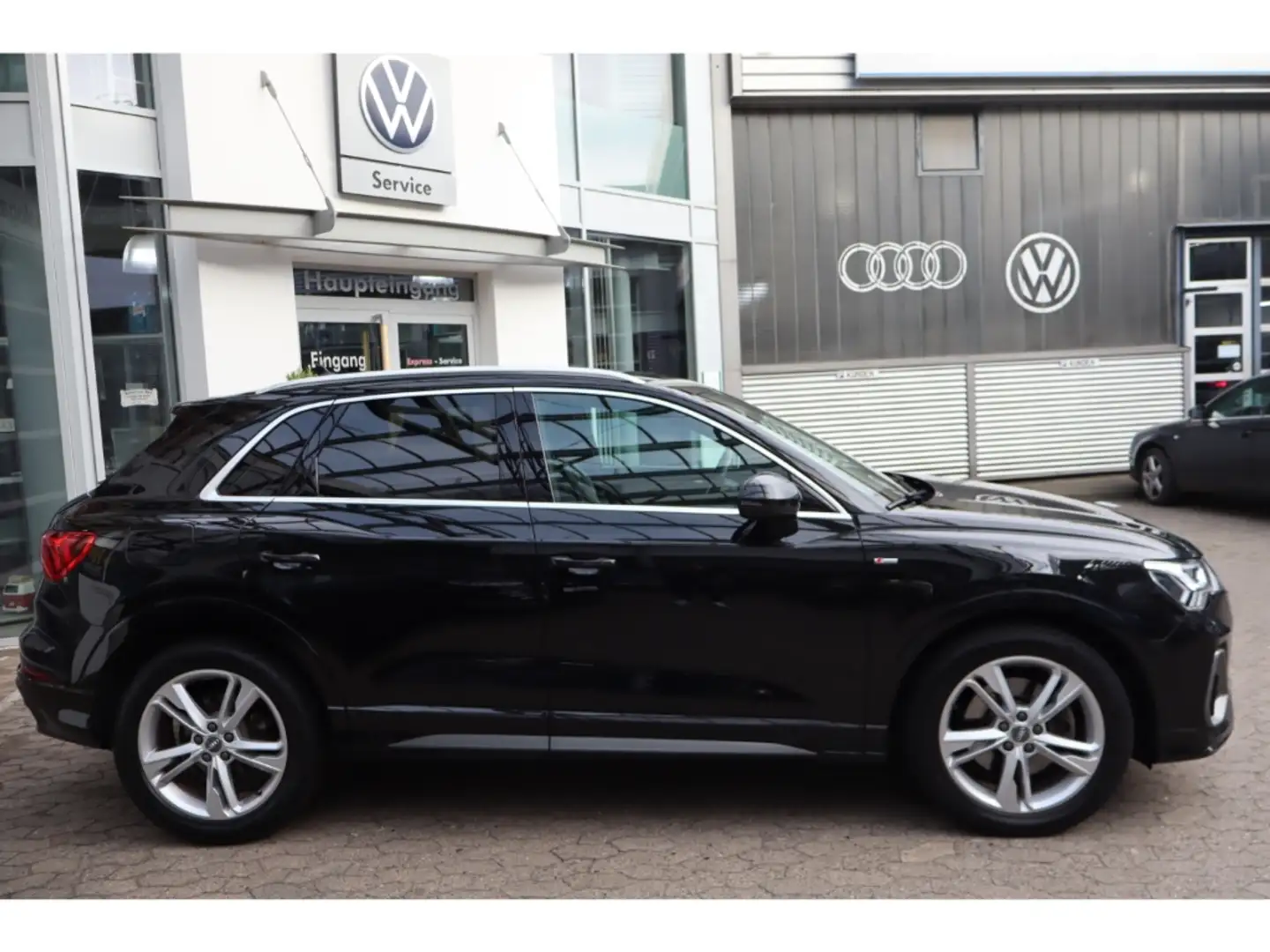 Audi Q3 2,0 DSG Standhzg.RFK,Navi plus 40 TDI quattro S li Schwarz - 2