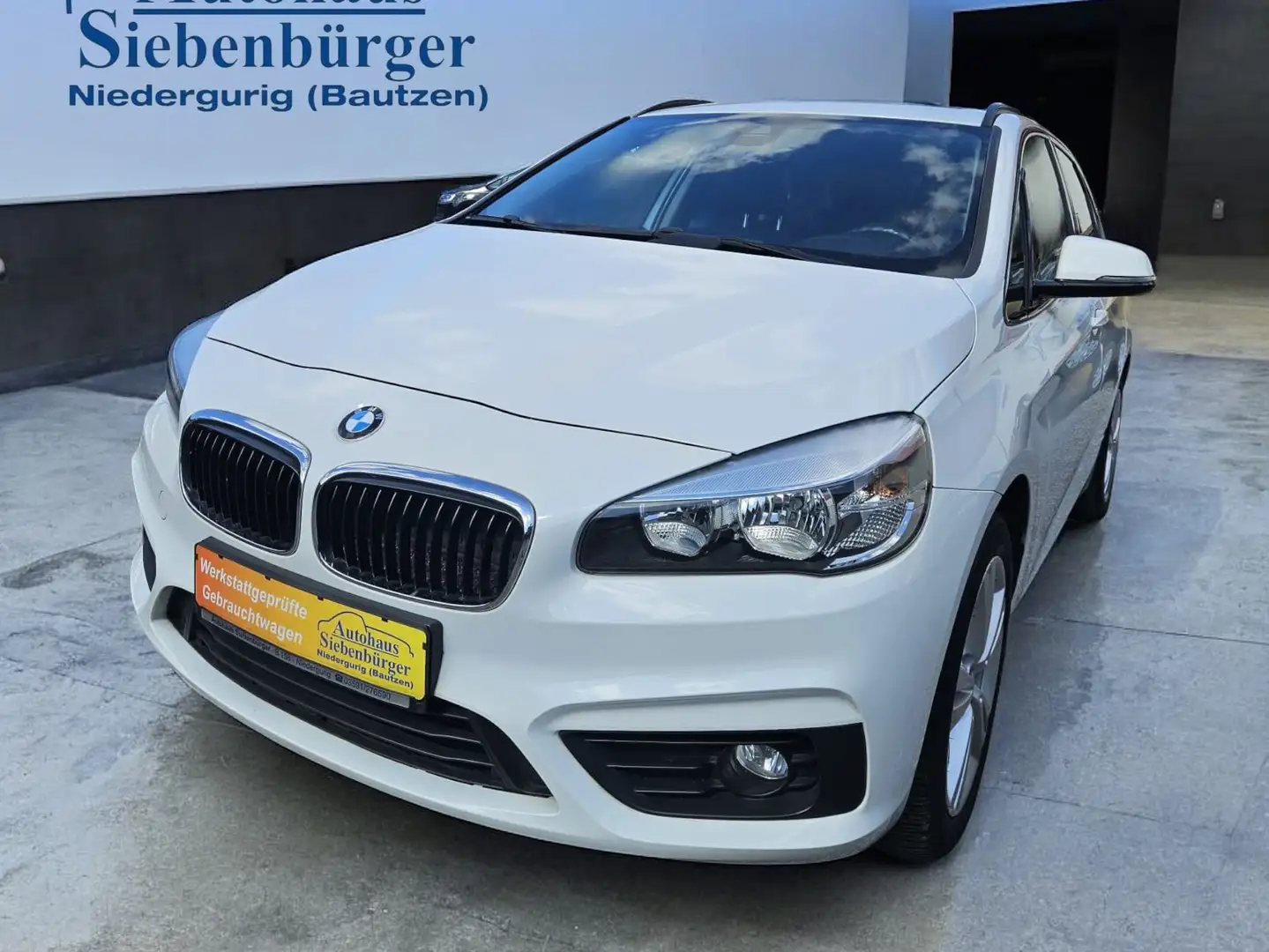 BMW 218 2er 218i Active Tourer Basis Weiß - 1