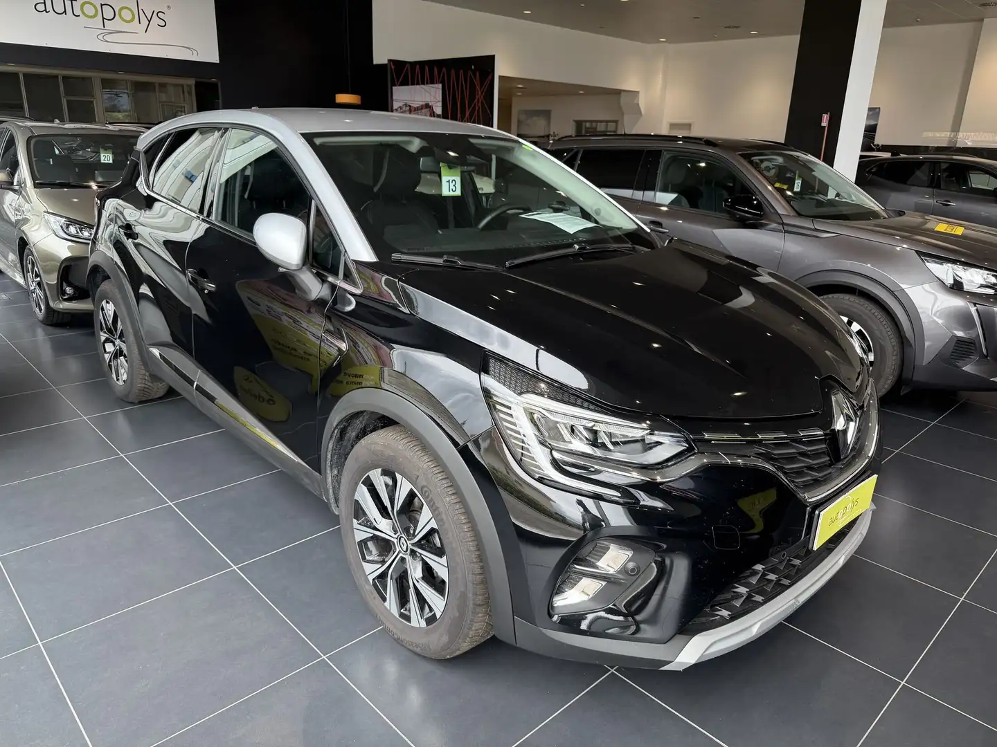 Renault Captur TCe 12V 90 CV Techno Negro - 2