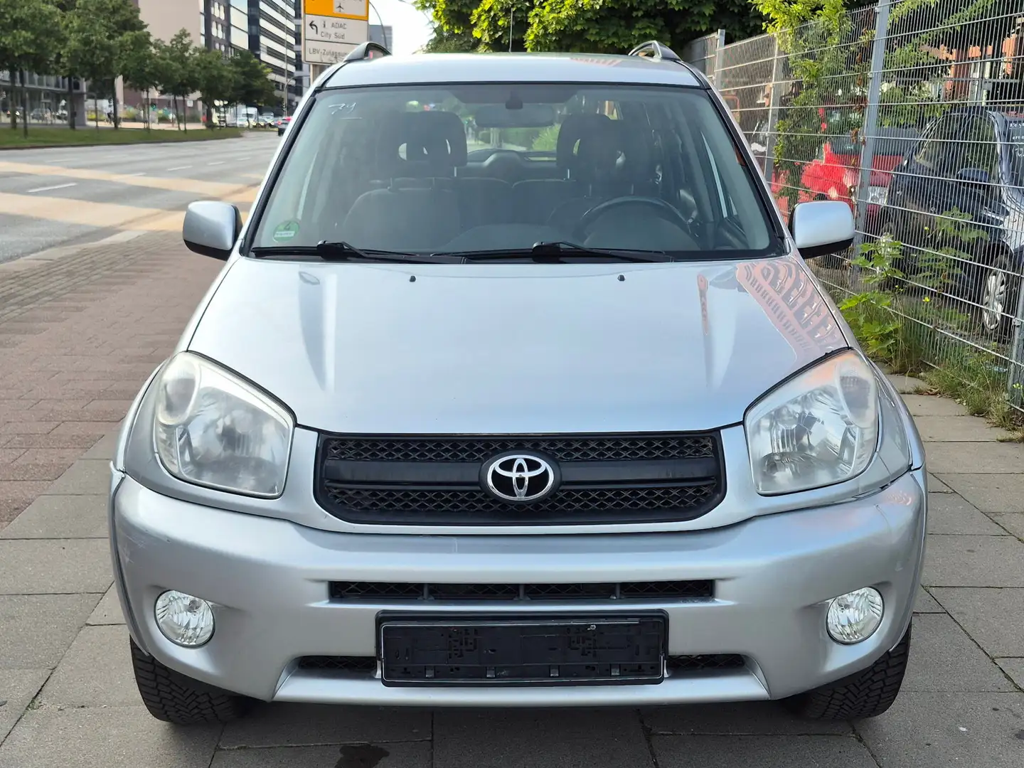 Toyota RAV 4 2.0 Sol *A0utomatik Getriebe* Gris - 2