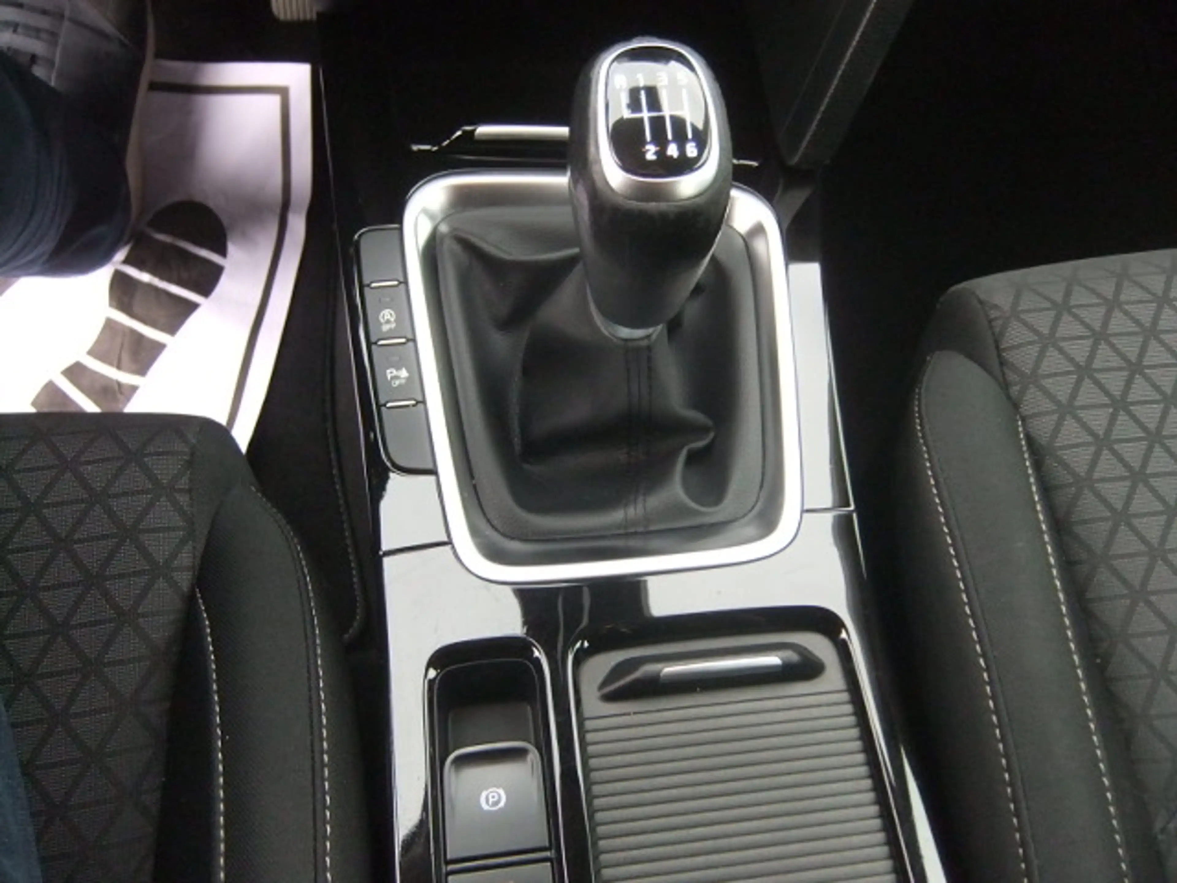 Kia Ceed / cee'd Ceed 1.4 T-GDI OPF Spirit — photo 14