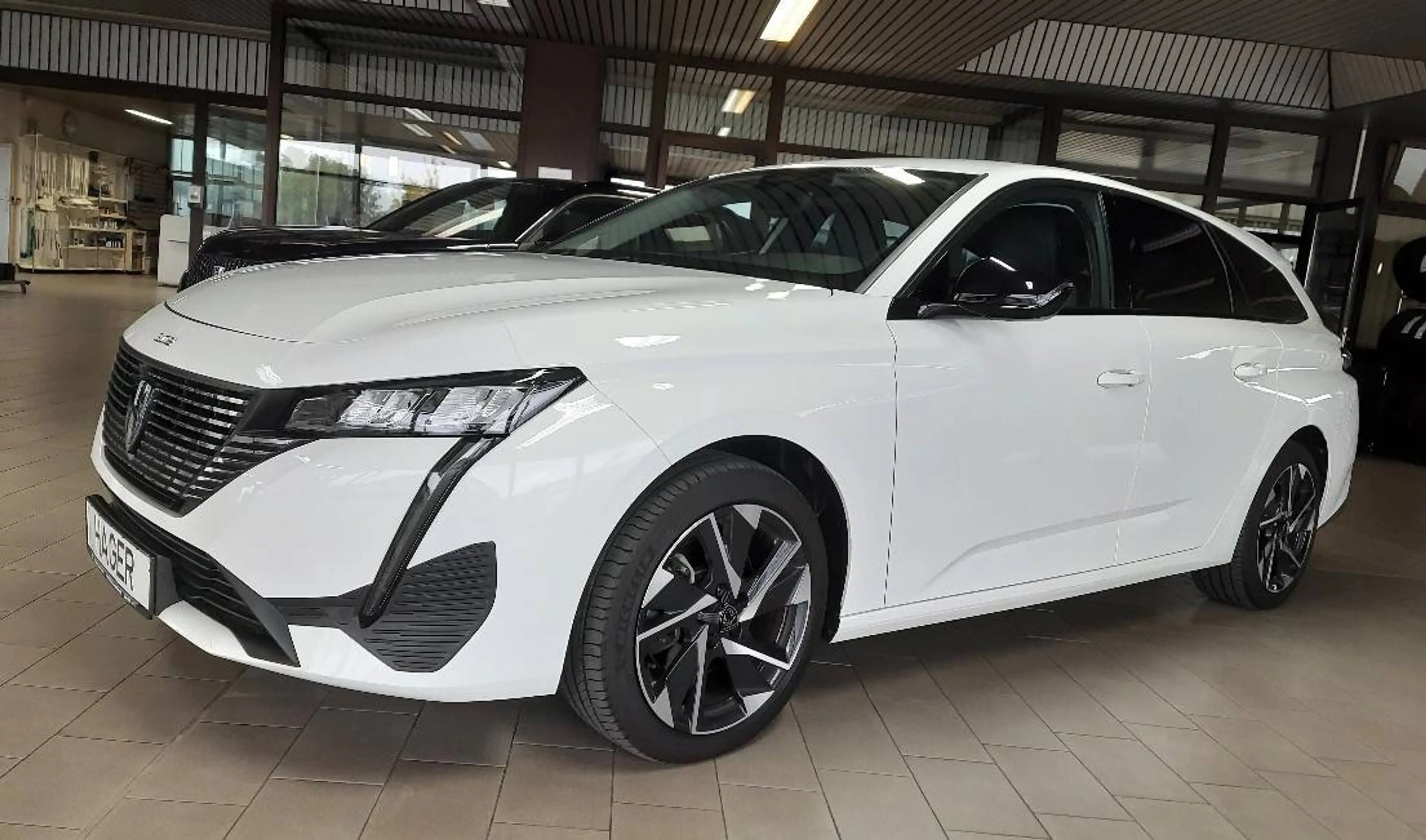 Peugeot 308 ALLURE PACK 130 EAT8 DAB Sitz/Scheibenheizg EPH/360Kamera v/h Navi AHK — photo 4