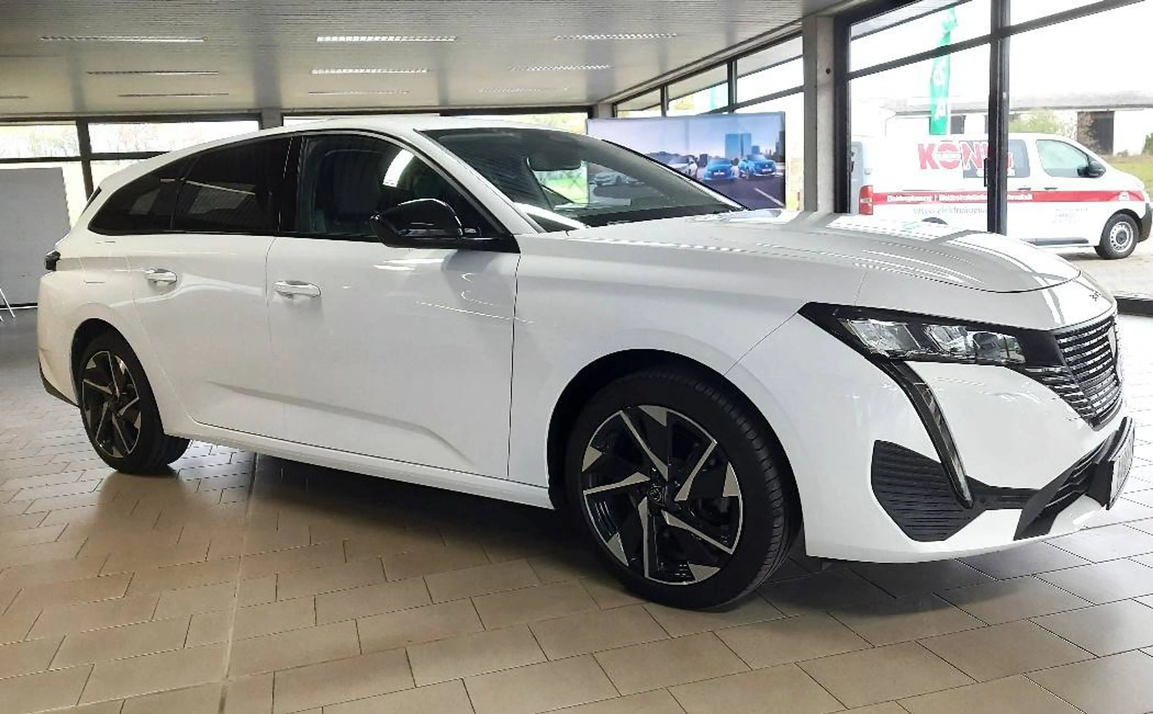 Peugeot 308 ALLURE PACK 130 EAT8 DAB Sitz/Scheibenheizg EPH/360Kamera v/h Navi AHK