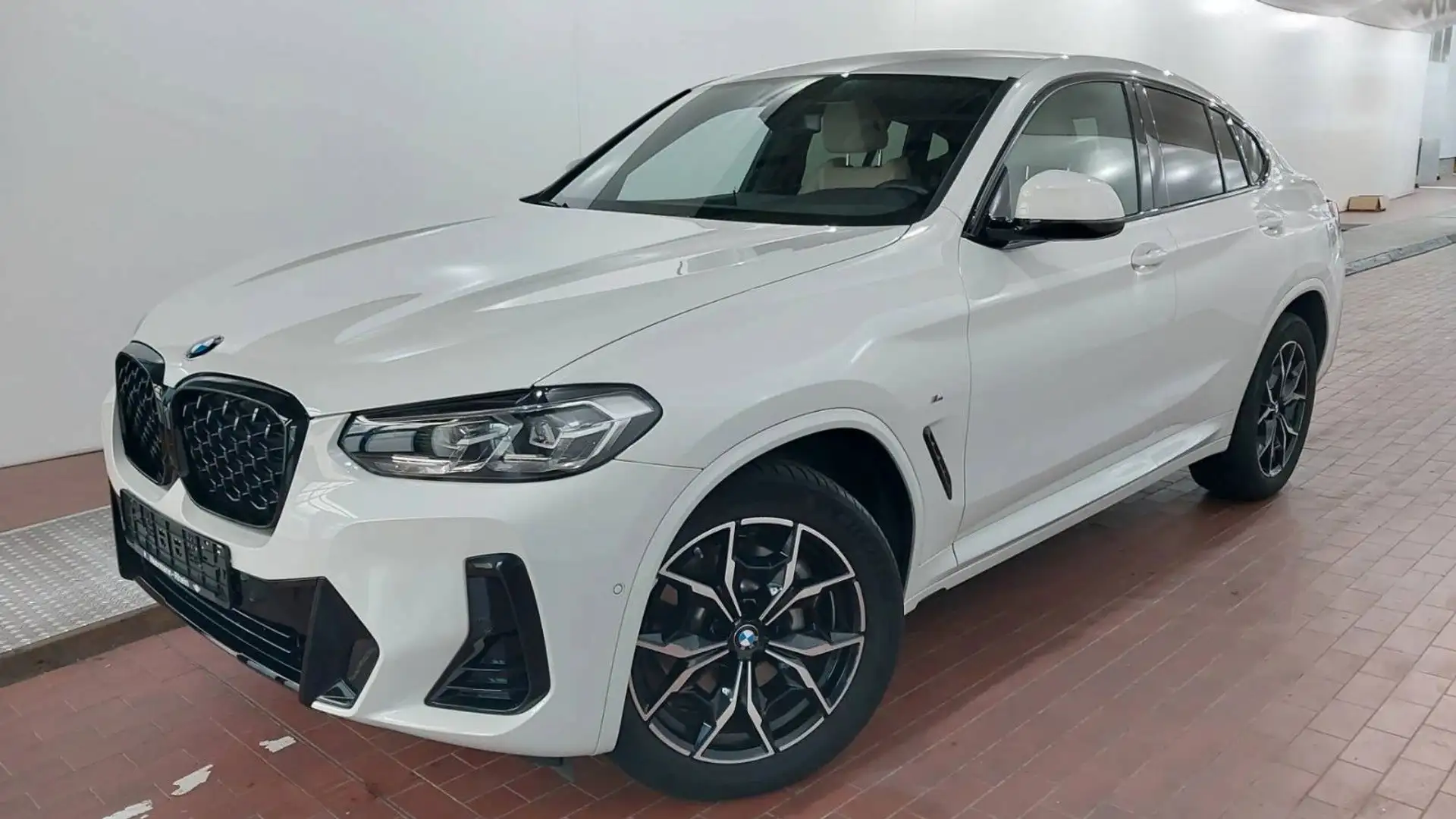 BMW X4 d M Sport H/K AHK SHZ LRHZ STHZ WLAN LED Weiß - 2
