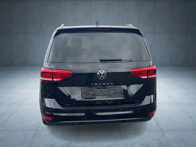 Volkswagen Touran view 4