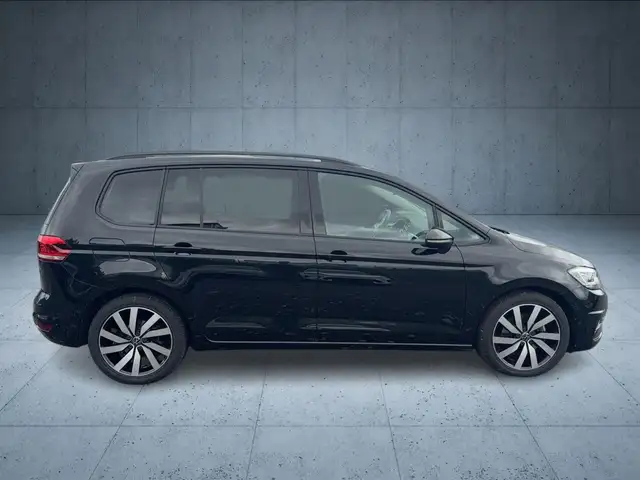 Volkswagen Touran view 6