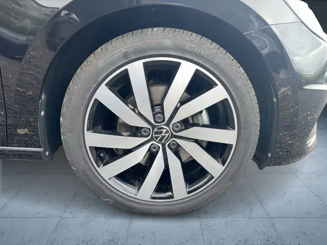 Volkswagen Touran view 7