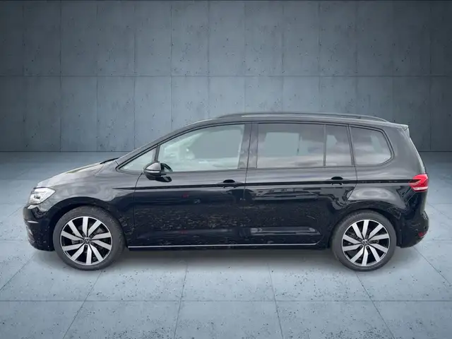 Volkswagen Touran view 2