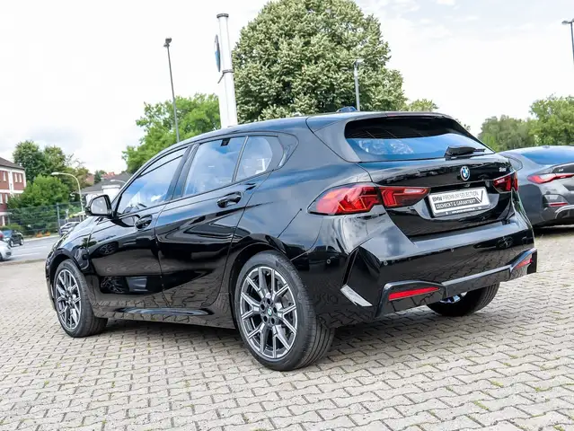 BMW 1 Series view 7