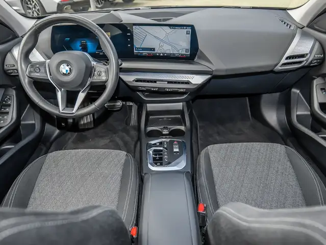 BMW 1 Series view 3