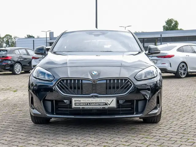 BMW 1 Series view 8