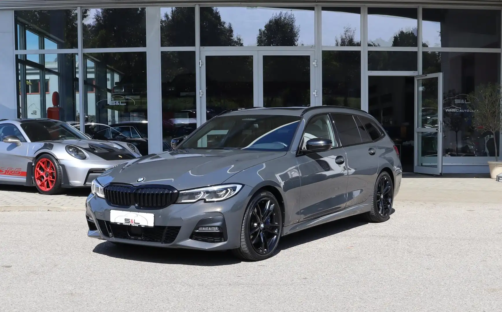 BMW 330 d xDrive M Sport/ Pano/ Business/ Innovation Grau - 1