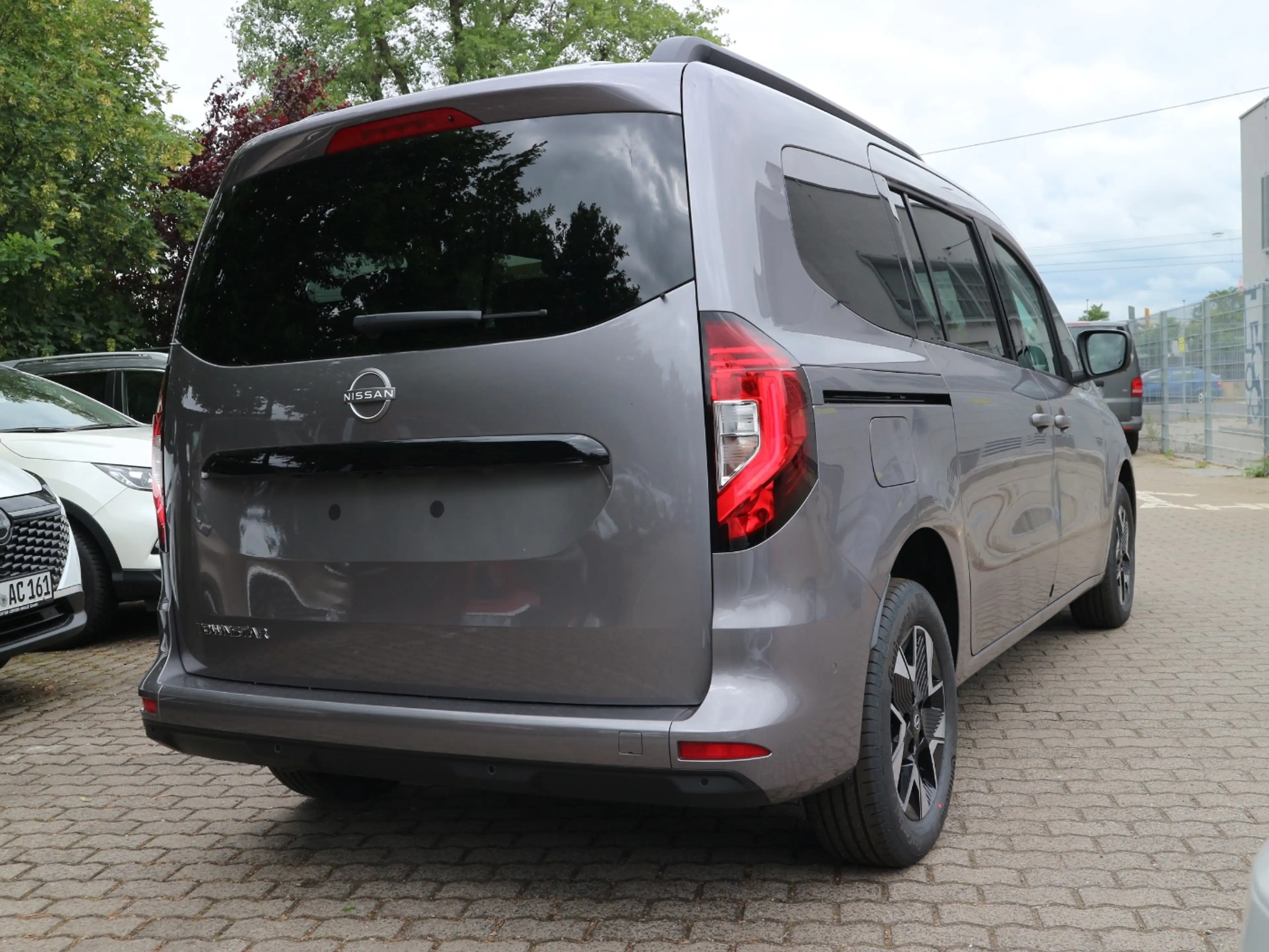 Nissan Townstar Kombi L2 1.3 DIG-T 7AT TEKNA 7 Sitze — photo 7