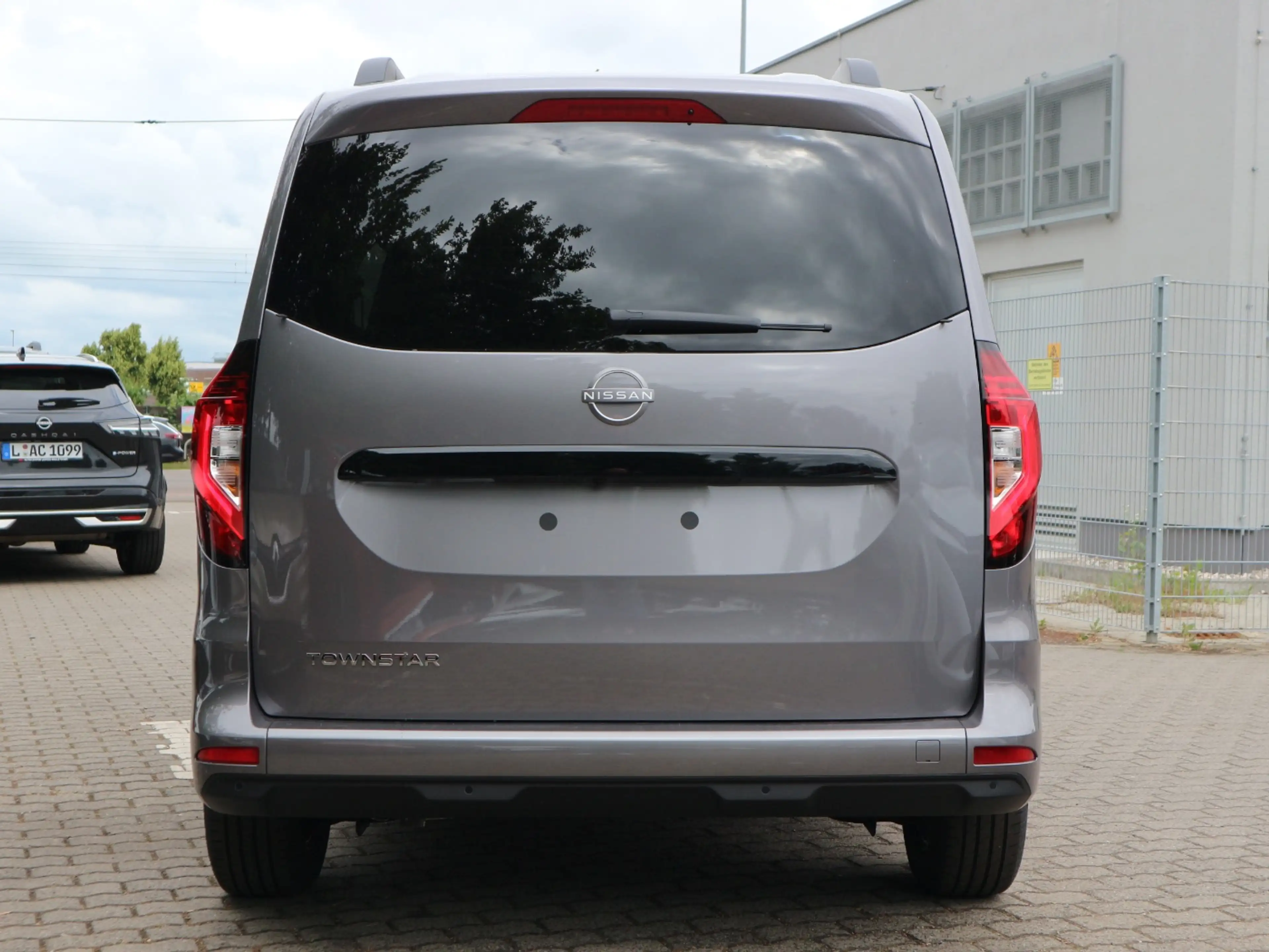 Nissan Townstar Kombi L2 1.3 DIG-T 7AT TEKNA 7 Sitze — photo 6