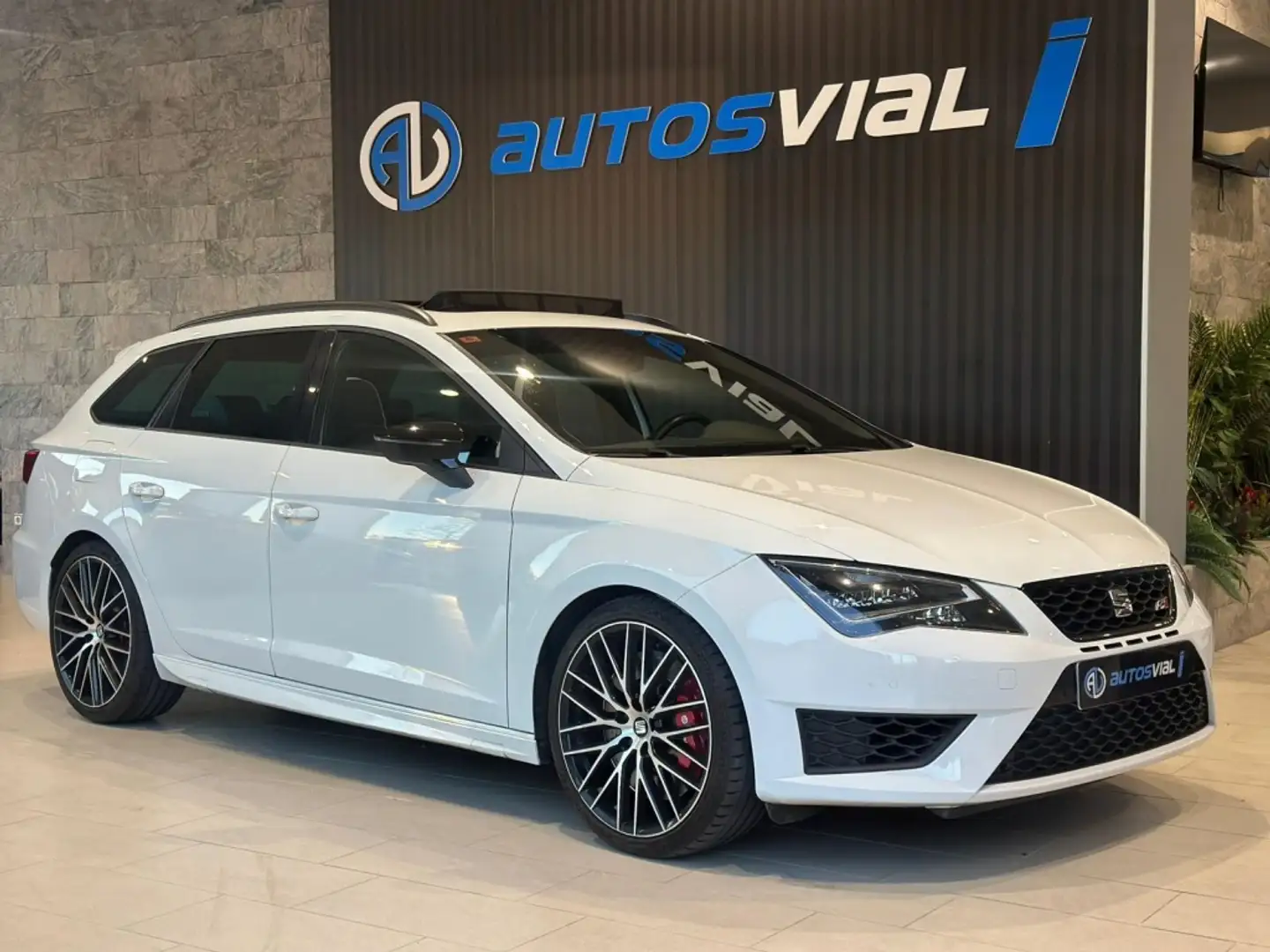 SEAT Leon ST 2.0 TSI S&S Cupra DSG6 290 Blanc - 1