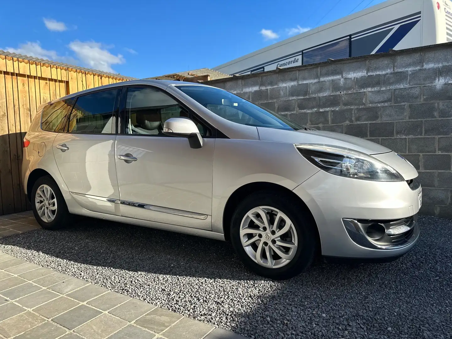 Renault Grand Scenic 1.2 TCe Energy Dynamique 5pl. Led Navigatie BT Pdc Zilver - 1