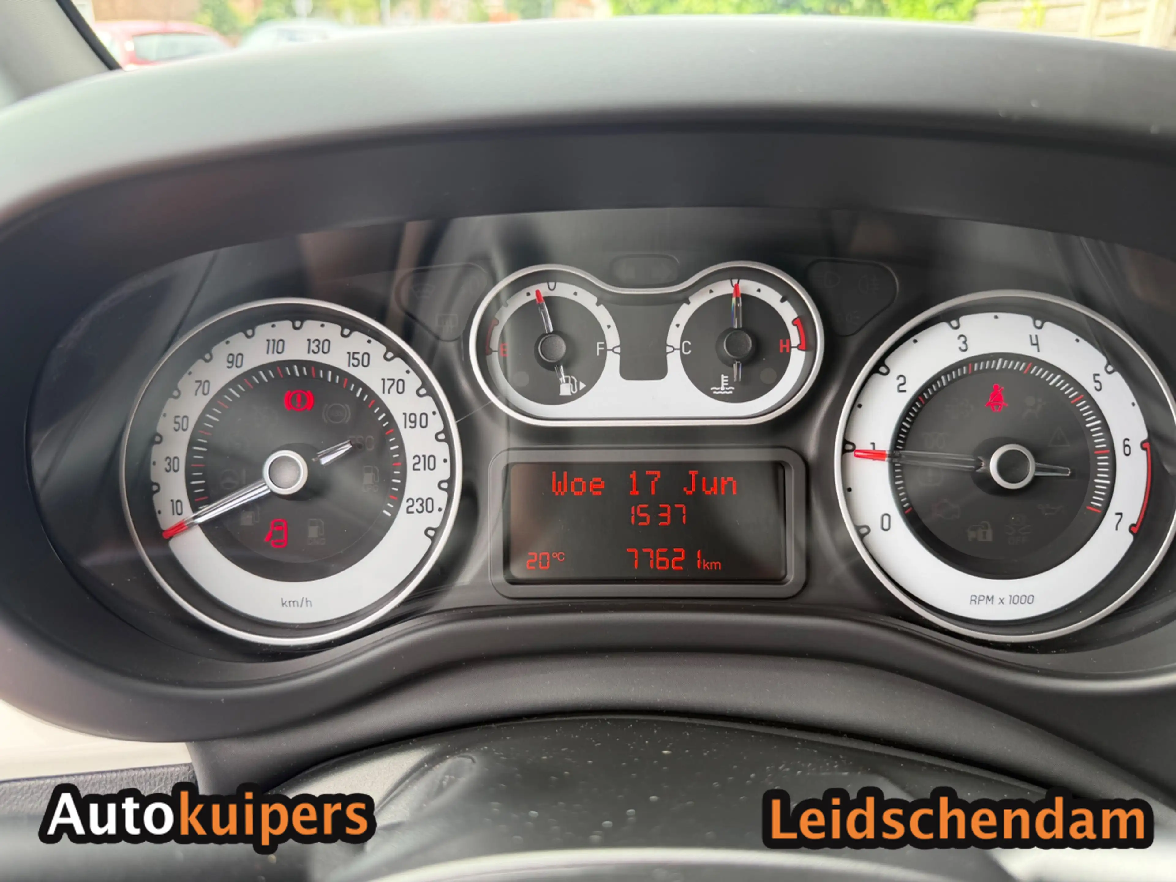 Fiat 500L 1.4-16V Easy — photo 15