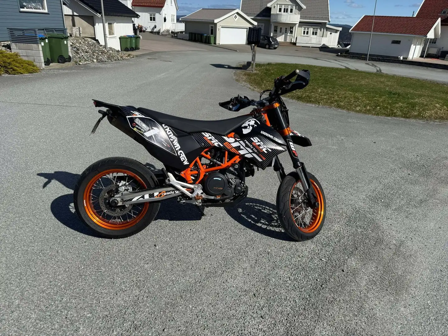 KTM 690 SMC Schwarz - 1