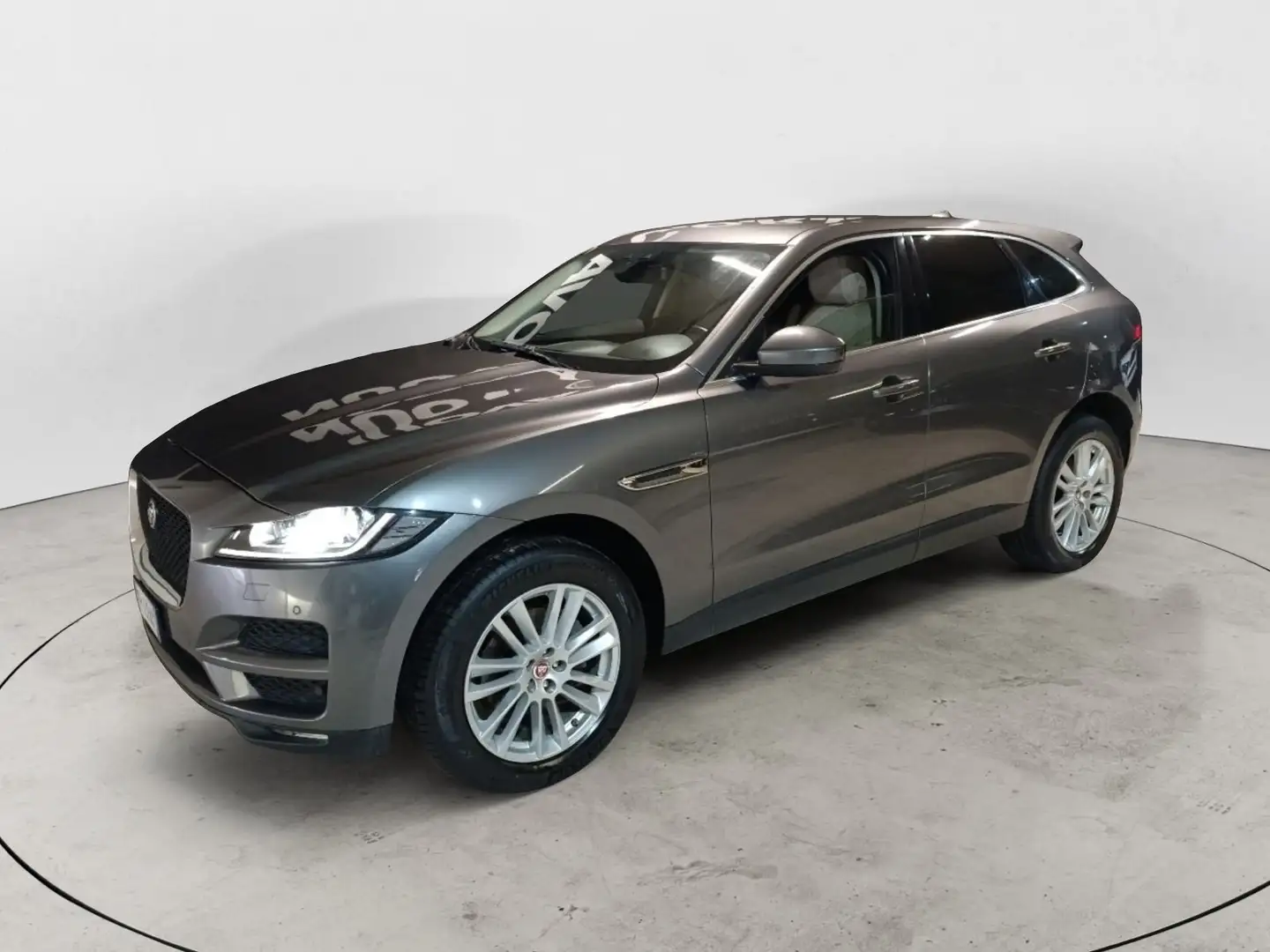 Jaguar F-Pace 2.0d i4 Prestige awd 240cv auto my18 Grijs - 1