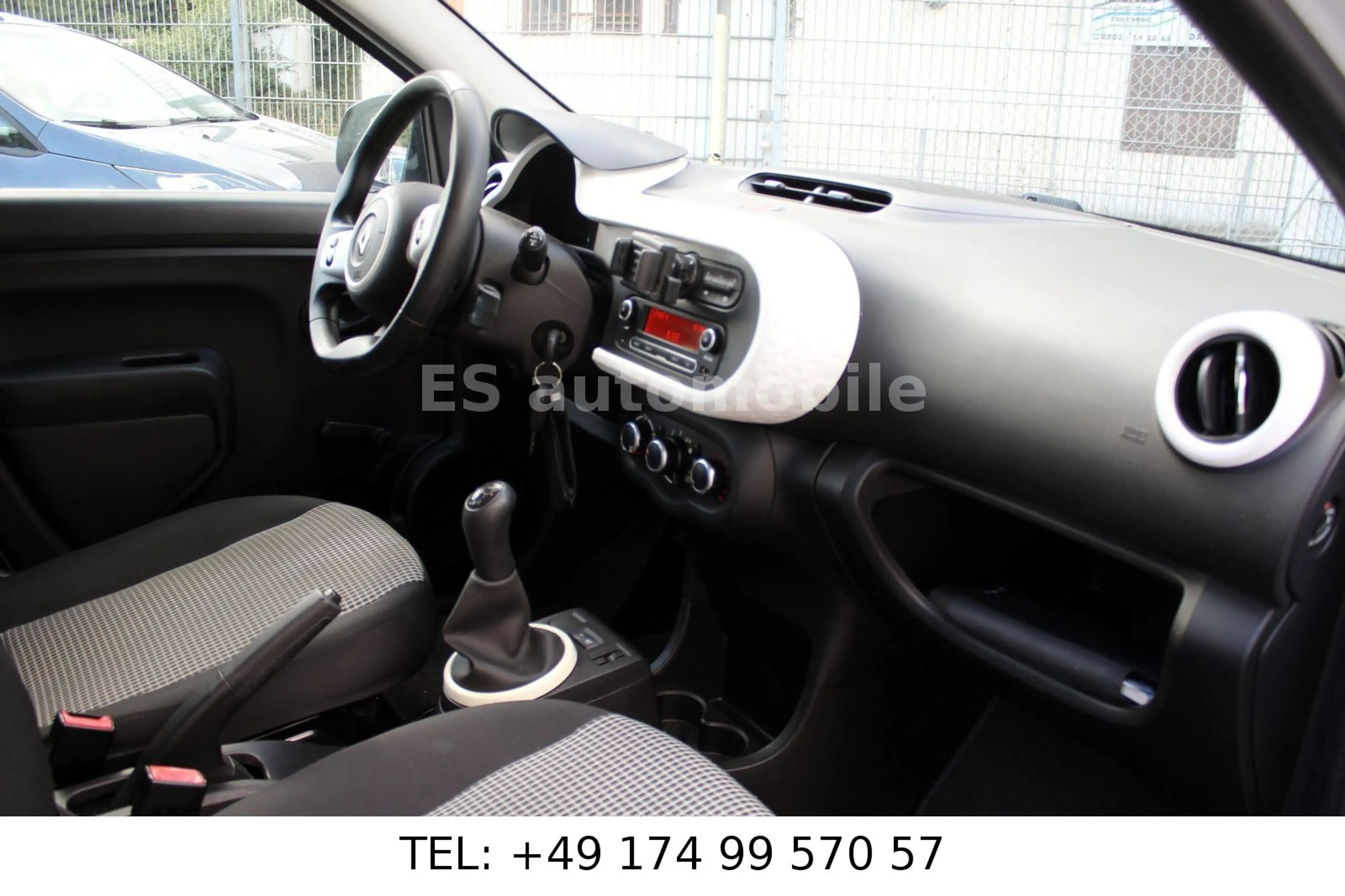 Renault Twingo Expression **1.Hand/ wenig km / TÜV NEU** — photo 10